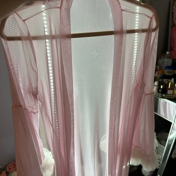 Luxury Robe - Picture 3 of 10